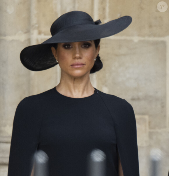 Meghan Markle - Procession du cercueil de la reine Elizabeth II d'Angleterre de Wesminster Hall où il était exposé au public, jusqu'à l'Abbaye de Westminster. Londres, le 19 septembre 2022. ©Agence/ Bestimage