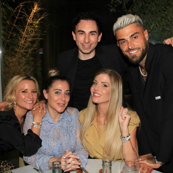 Exclusif - Jordan de Luxe, Thibault Garcia, Marie Bourquard, Magali Berdah, Jessica Thivenin - Dîner au restaurant cacher "Le Shkoun" à Paris le 24 juin 2022. © Philippe Baldini/Bestimage 