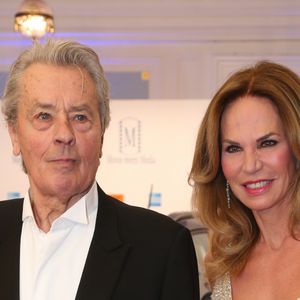 Alain Delon et Rosalie van Breemen - Soirée "Movie meets Media" à l'hôtel Atlantic Kempinski à Hambourg. le 30 novembre 2015 