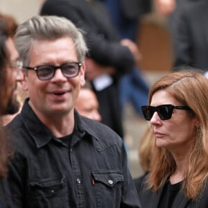 Lucien Gainsbourg (Lulu), Benjamin Biolay et Chiara Mastroianni - Sorties des obsèques de Jane Birkin en l'église Saint-Roch à Paris. Le 24 juillet 2023 © Jonathan Rebboah / Panoramic / Bestimage 