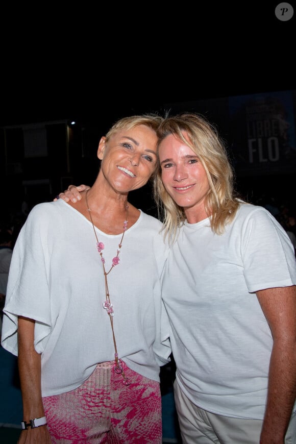 Exclusif - Karin Rénier et Géraldine Danon - Avant-première du film "Flo", biopic sur Florence Arthaud, de Géraldine Danon au cinéma de plein air à Saint-Barthélemy. Le 5 août 2023 © Sam Delpech / Bestimage 