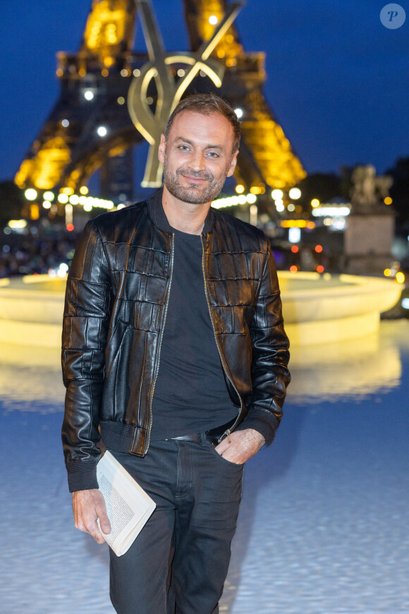 Augustin Trapenard - Front row du défilé de mode Saint Laurent, Prêt-à-porter Printemps / Eté 2023 dans le cadre de la Fashion Week de Paris le 27 septembre 2022. © Olivier Borde 