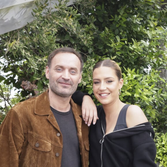 Exclusif - Augustin Trapenard, Adèle Exarchopoulos - interview de A.Exarchopoulos par A. Trapenard pour l'émission Brut Officiel au 76ème Festival de Cannes le 18 mai 2023. © Jack Tribeca / Bestimage 