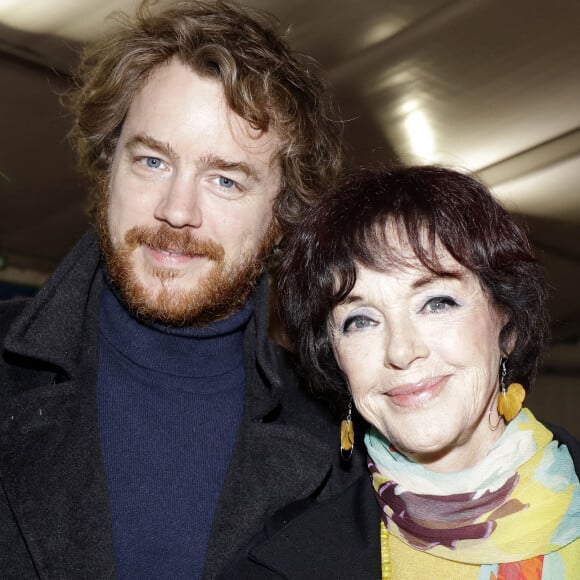 Anny Duperey avec son fils Gaël Giraudeau - 25ème Arbre de Noël de l'association CitéStars présidée par D.Donadéi au cirque Phénix en présence de 80 enfants défavorisés à Paris le 8 janvier 2023. © Cédric Perrin/Bestimage