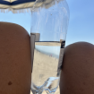 "C'est du vol !" : Un célèbre animateur choqué par le prix fou d'une bouteille d'eau à la plage, gros coup de gueule