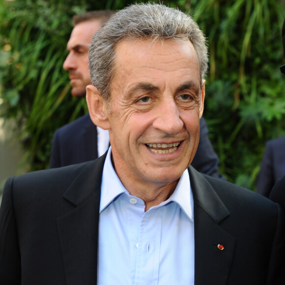 "C'est ma première fille et l'enfant de l'amour", écrit Nicolas Sarkozy dans son nouveau livre.
Exclusif - Nicolas Sarkozy et sa femme Carla Bruni Sarkozy arrivent puis repartent du studio Gabriel ou ils enregistraient l'émission "Vivement Dimanche" à Paris le 30 septembre 2019. Diffusion le 06/10/2019 sur France 2 . © Guillaume Gaffiot/Bestimage 