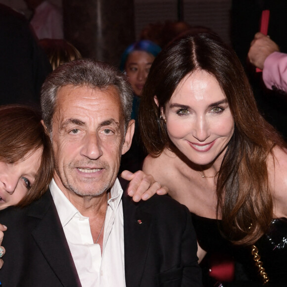 Carla Bruni-Sarkozy et son mari Nicolas Sarkozy, Elsa Zylberstein - 19ème "Diner de la Mode" au bénéfice de Sidaction au Pavillon Cambon Capucines dans le cadre de la Fashion Week de Paris, France. Le 7 juillet 2022. © Rachid Bellak / Bestimage 