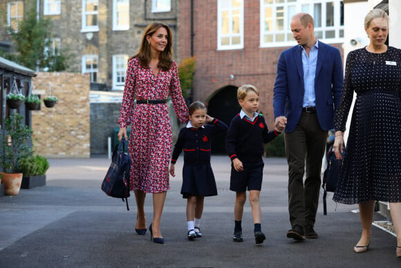 Le prince William, duc de Cambridge, et Catherine (Kate) Middleton, duchesse de Cambridge, accompagnent le prince George et la princesse Charlotte pour leur rentrée scolaire à l'école Thomas's Battersea à Londres, Royaume Uni, le 5 septembre 2019. 