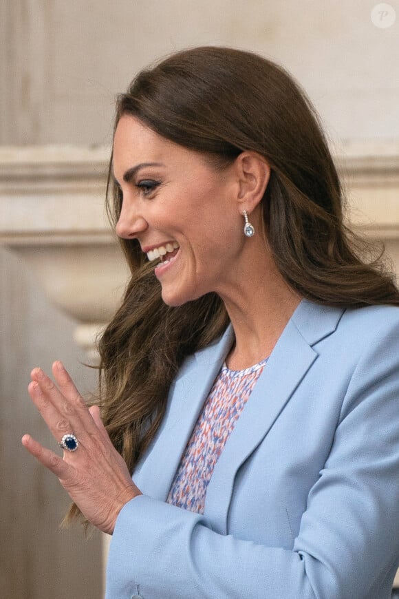 Catherine (Kate) Middleton, duchesse de Cambridge, visite le musée Fitzwilliam de l'Université de Cambridge, Royaume Uni, le 23 juin 2022. Le couple princier va découvrir une peinture d'eux-mêmes qui sera révélé au public pour la première fois. 