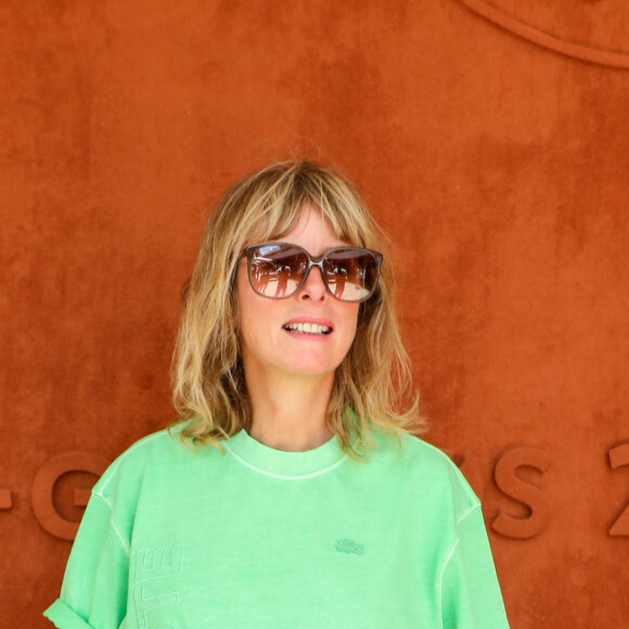 Karin Viard au village des Internationaux de France de tennis de Roland Garros à Paris, France, le 11 juin 2021.