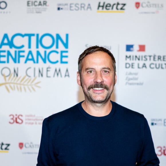 Fred Testot partage l'affiche de la saison 4 de Sam avec Natacha Lindinger.
Fred Testot - Soirée de gala "Action Enfance fait son cinéma" au Grand Rex à Paris, le 20 septembre 2021. © Pierre Perusseau/Bestimage