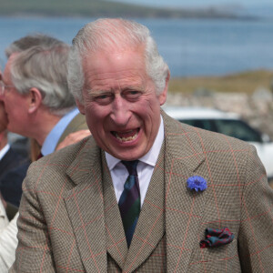 Le roi Charles III se rend à l'église en Écosse le 6 août 2023.