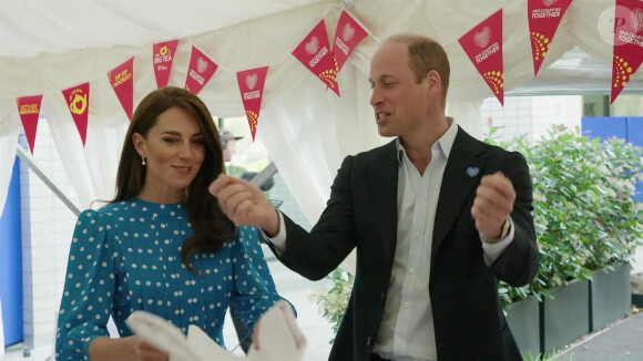 Le couple royal a été photographié au sein du domaine de Balmoral en Écosse
Le prince William, prince de Galles, et Catherine (Kate) Middleton, princesse de Galles, ont surpris le personnel et les patients du NHS lors de la soirée NHS Big Tea 