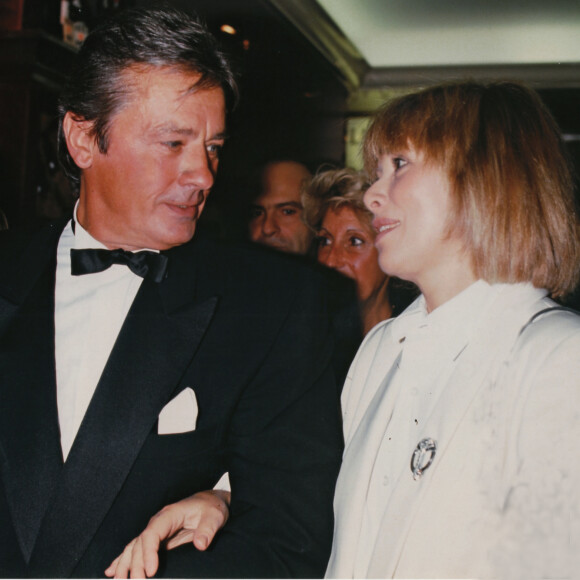 Alain Delon et Mireille Darc sont honorés dans une photo très symbolique dévoilée par Anthony Delon