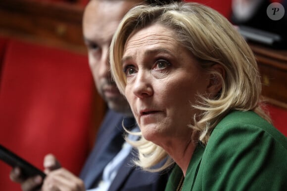 Marine Le Pen, présidente du groupe Rassemblement National à l'Assemblée nationale - Séance de questions au gouvernement à l'assemblée nationale, Paris, le 2 avril 2023 © Stéphane Lemouton / Bestimage