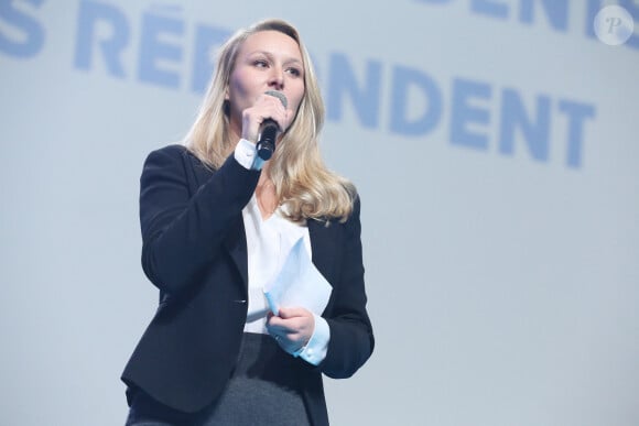 Marion Maréchal lors de la fête du premier anniversaire du parti "Reconquête" au palais des Sports à Paris le 4 décembre 2022. © Jonathan Rebboah / Panoramic / Bestimage