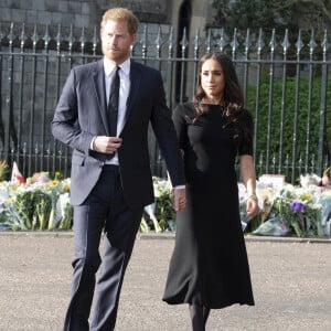 Megahn Markle et le prince Harry se sont rendus à un concert de Beyoncé
Le prince Harry, duc de Sussex, Meghan Markle, duchesse de Sussex à la rencontre de la foule devant le château de Windsor, suite au décès de la reine Elisabeth II d'Angleterre. 