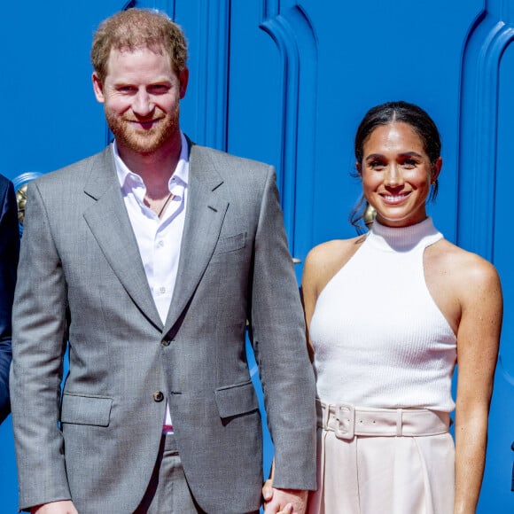 Le prince Harry et Meghan Markle lors d'une cérémonie à l'hôtel de ville de Dusseldorf pour le lancement des Invictus Games 2023 le 6 septembre 2022 