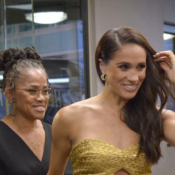 Le prince Harry, duc de Sussex et Meghan Markle, duchesse de Sussex, et sa mère Doria Ragland, arrivent à la cérémonie des "Women of Vision Awards" au Ziegfeld Theatre à New York, le 16 mai 2023.