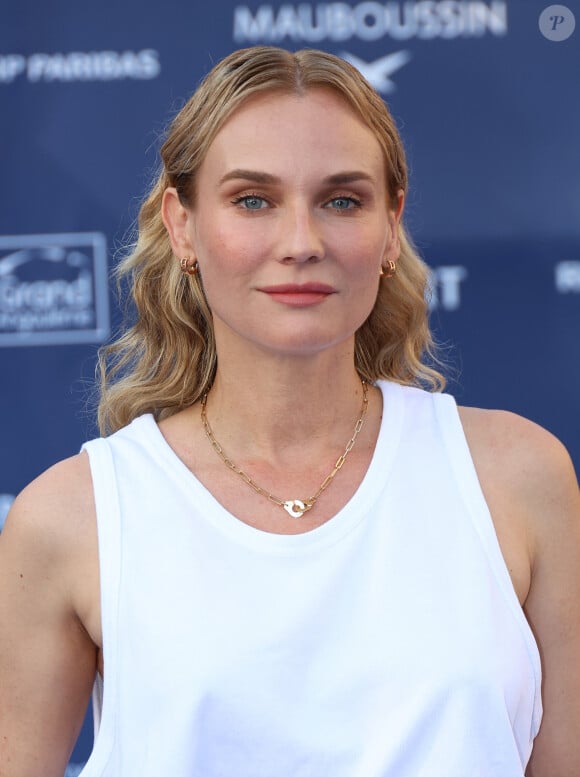 Diane Kruger (porte un collier iconique Menottes dinh van en or jaune) - Arrivées sur le tapis bleu de la 16ème édition du festival du film francophone de Angoulême le 24 août 2023. © Coadic Guirec / Bestimage