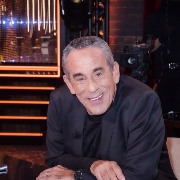 De quoi provoquer une vive émotion chez le célèbre animateur.
Exclusif - Thierry Ardisson - Enregistrement de l'émission "On Est En Direct (OEED)", présentée par L.Ruquier et L.Salamé, et diffusée en direct le 30 avril sur France 2 © Jack Tribeca / Bestimage