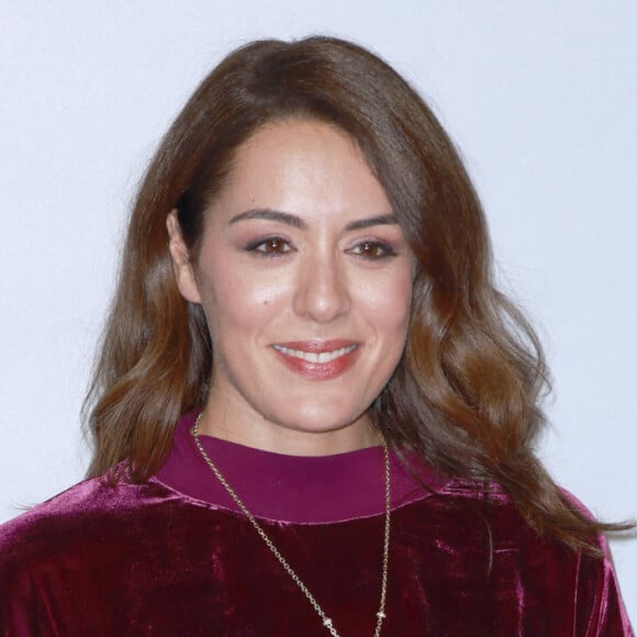 Sofia Essaïdi au photocall de "Les Combattantes" lors de la 24ème édition du Festival de la Fiction TV de la Rochelle, le 15 septembre 2022.