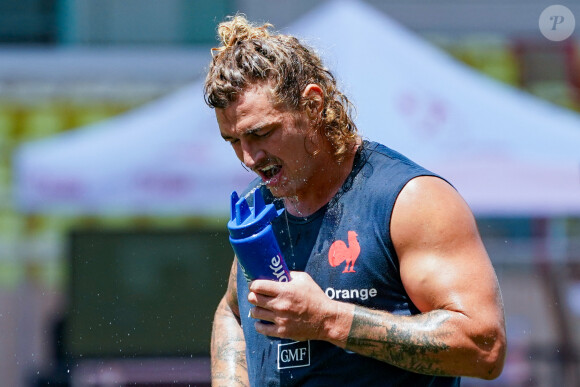 Sa sélection pour le match d'ouverture de la Coupe du monde de rugby ne plaît pas à tout le monde
Bastien Chalureau (France) - Stage de l'équipe de France de rugby à Monaco, le 13 juillet 2023. © Norbert Scanella/Panoramic/Bestimage