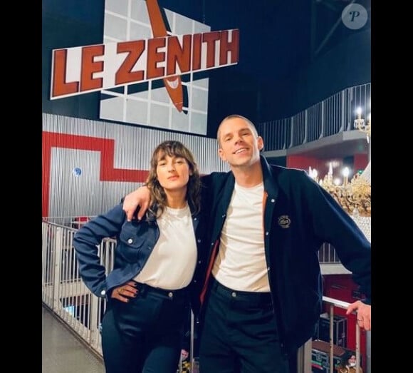 Hervé a sorti son deuxième album solo intitulé Intérieur Vie en mars dernier.
Hervé et Juliette Armanet sur Instagram. Le 23 décembre 2021.