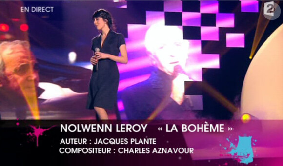 Nolwenn Leroy rend hommage à Charles Aznavour en reprenant La Bohême.