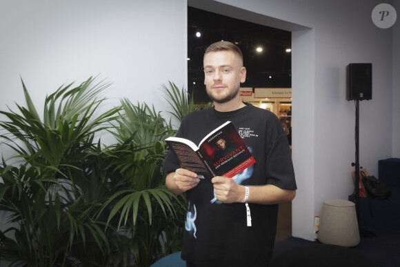 Suite à la plainte d'un ex-collaborateur, Jeremstar a été jugé par le tribunal judiciaire de Paris pour "travail dissimulé".
Jeremstar - Festival du Livre de Paris 2023 au Grand Palais Éphémère - Paris le 21/04/2023 - © Jack Tribeca / Bestimage