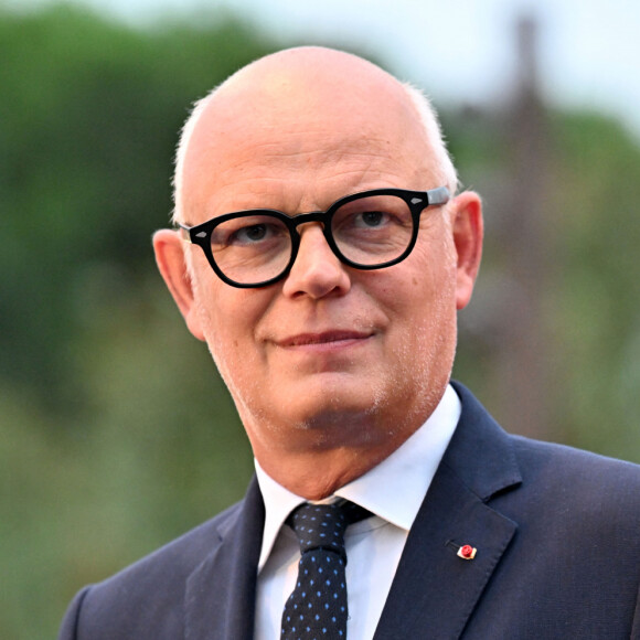Mais ses parents, il le reconnaît, ont eu aussi connu une "usure professionnelle".
Christian Estrosi, le maire de Nice, avec sa femme, Laura Tenoudji Estrosi et son invité d'honneur Edouard Philippe, a orchestré "Lou Festin Nissart", un diner amical et convivial autour du maire, au jardin Albert 1er sur la Coulée Verte à Nice le 1 septembre 2023. © Bruno Bebert/Bestimage