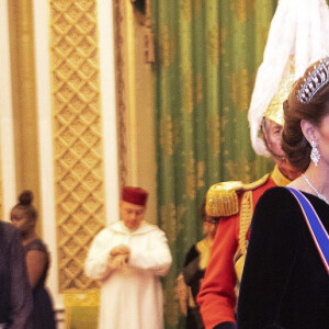 Kate Middleton, duchesse de Cambridge - La reine Elisabeth II d'Angleterre reçoit les membres du corps diplomatique à Buckingham Palace, le 11 décembre 2019. 