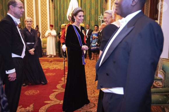 Kate Middleton, duchesse de Cambridge - La reine Elisabeth II d'Angleterre reçoit les membres du corps diplomatique à Buckingham Palace, le 11 décembre 2019. 