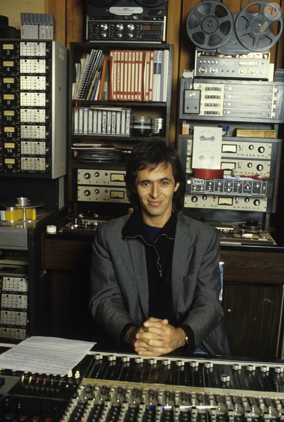Archives - En France, Jean-Jacques Goldman dans un studio d'enregistrement en décembre 1985. © Michel Croizard via Bestimage