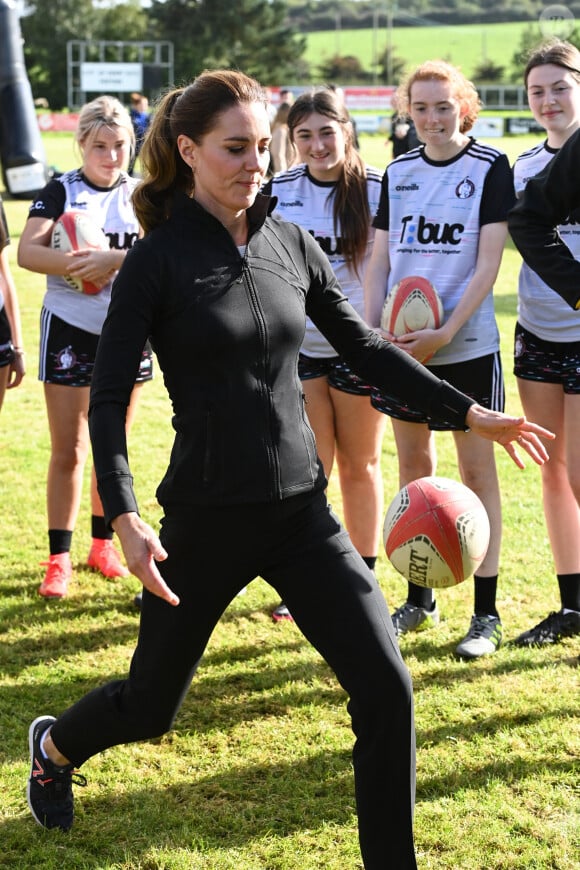 Catherine (Kate) Middleton, duchesse de Cambridge, visite le clud de Rugby, City of Derry R.F.C. à Londonderry, Royaume Uni, le 29 septembre 2021. 