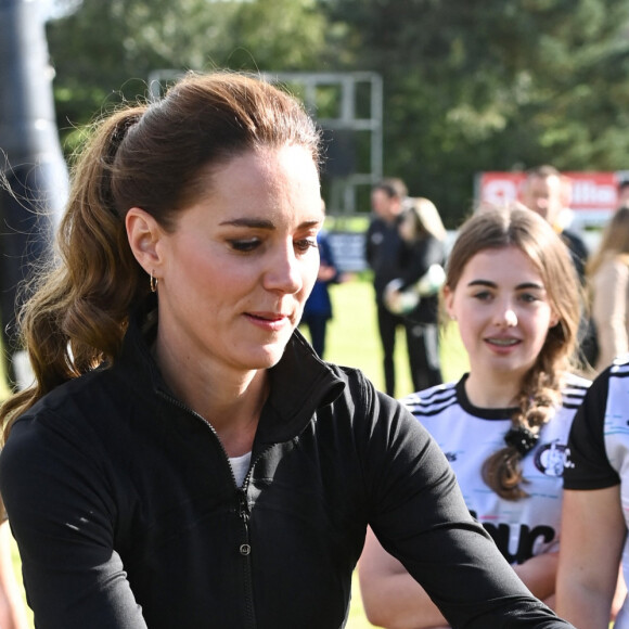 Catherine (Kate) Middleton, duchesse de Cambridge, visite le clud de Rugby, City of Derry R.F.C. à Londonderry, Royaume Uni, le 29 septembre 2021. 