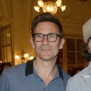 Michel Hazanavicius et son frère Serge Hazanavicius - Générale de la pièce "Open Space" au théâtre de Paris le 11 mai 2015.
