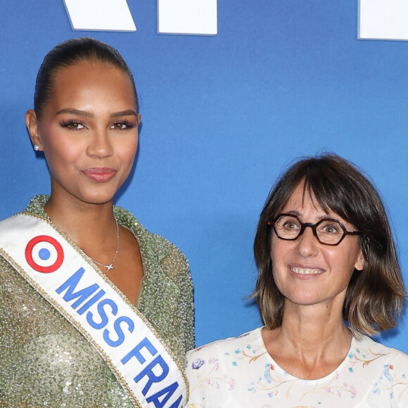 Bernard Tapie, mort le 3 octobre 2021 à l'âge de 78 ans, a déjà le droit à un hommage audiovisuel.
Indira Ampiot (Miss France 2023) et Alexia Laroche-Joubert - Avant-première Netflix de la série "Tapie" à l'UGC Normandie Paris le 11 septembre 2023. © Coadic Guirec/Bestimage