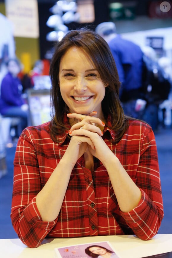 Julia Vignali - Salon du livre à la porte de Versailles à Paris le 22 mars 2015. 