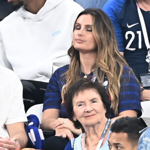 Hugo Lloris avec sa femme Marine - People et joueurs en famille dans les tribunes lors du match de demi-finale "France - Maroc" lors de la Coupe du Monde 2022 au Qatar (FIFA World Cup Qatar 2022) le 14 décembre 2022. © Philippe Perusseau / Bestimage