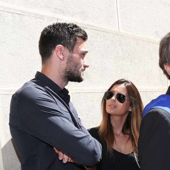 Le gardien de l'équipe de France de football Hugo Lloris et sa femme Marine - Le premier ministre Manuel Valls à Nice pour participer à l'hommage aux victimes de l'attentat de la Promenade des Anglais qui a fait 84 morts à Nice le 18 juillet 2016.