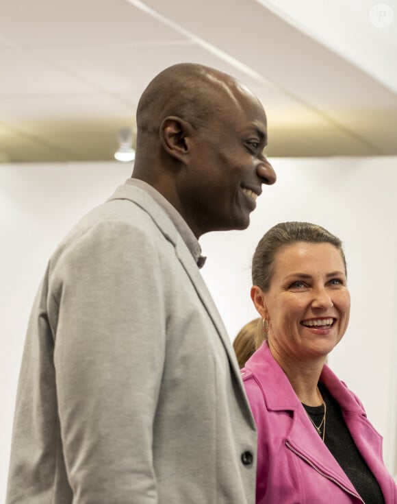 Elle l'épousera en juin 2024, plus de deux ans après leurs fiançailles.
La princesse Martha Louise de Norvège et son fiancé Durek Verrett viennent au vernissage de Maud Angelica Behn (fille de Martha Louise) à Hill, Norvège le 19 octobre 2022. © Heiko Junge/NTB Scanpix via ZUMA Press / Bestimage 