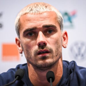 Antoine Griezmann défend l'éducation de ses enfants
 
Antoine Griezmann - Conférence de presse de l'équipe de France dans le cadre de la campagne de qualifications pour l'Euro.