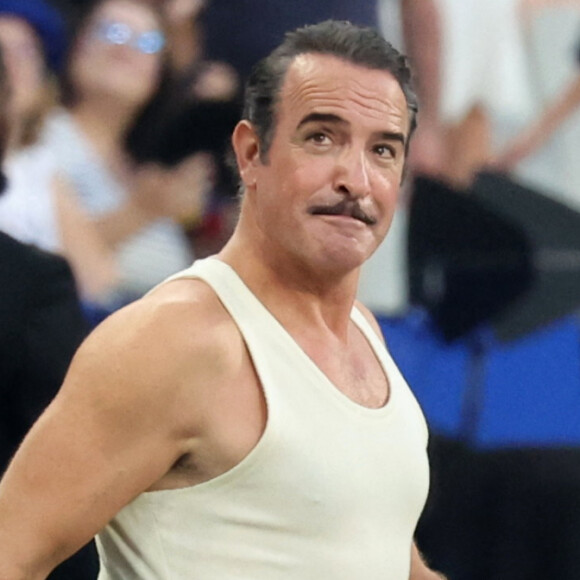 Cible de critiques depuis la cérémonie d'ouverture de la Coupe du monde de rugby, Jean Dujardin a pris la parole
Jean Dujardin - Cérémonie d'ouverture de la Coupe du Monde de Rugby France 2023 avant le match de la Poule A entre la France et la Nouvelle-Zélande au Stade de France à Saint-Denis. © Dominique Jacovides/Bestimage