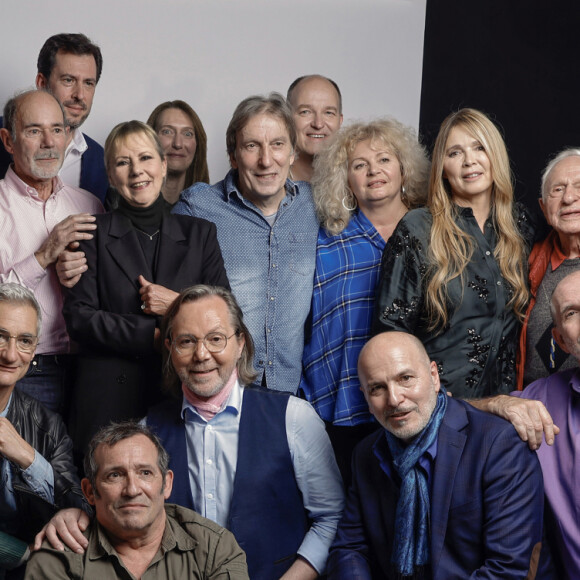 Exclusif - No Web - No Tabloids - Billy, Dorothée, Hélène Rollès, Michel Klein et les amis de Dorothée - Backstage - Enregistrement de l'émission "La Chanson secrète 10" diffusée sur TF1 le 22 janvier 2022 © Jacovides-Moreau / Bestimage Après le succès des précédentes éditions, « LA CHANSON SECRETE », présentée par N.ALIAGAS et produite par DMLS TV, revient sur TF1. 8 artistes ne savent rien de ce qui va se passer pour eux ! Ils ont accepté de jouer le jeu, de se laisser totalement surprendre, émouvoir, parfois même déstabiliser car ils vont découvrir en même temps que les téléspectateurs une surprise : une chanson qui leur est chère revisitée et réinterprétée par un artiste. Des mises en scène spectaculaires au service de l’émotion… Et des émotions fortes pour l’artiste assis dans le fauteuil grâce à la venue sur le plateau de proches et d’invités inattendus. Les téléspectateurs seront aux premières loges pour vivre ces moments d’intimité musicale rare.  Exclusive - No Web No Blog pour Belgique et Suisse 