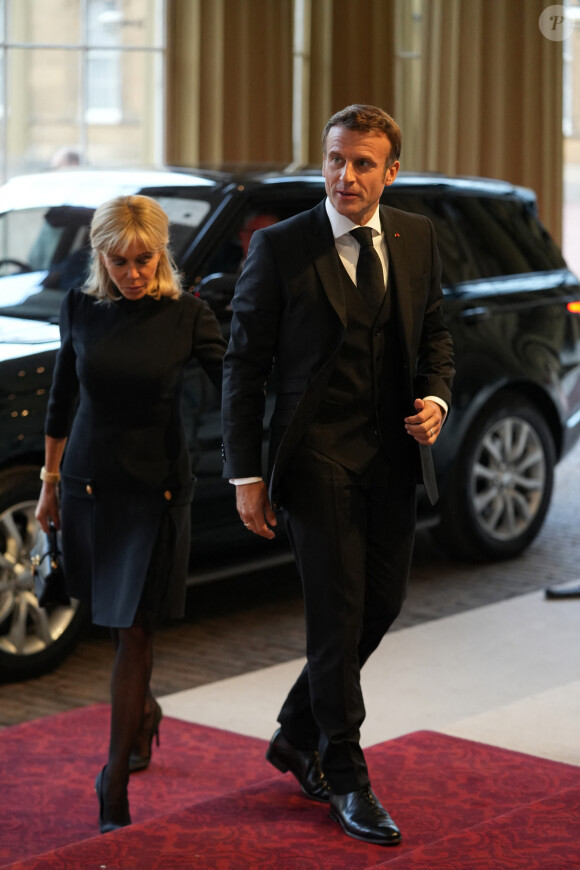 Le président français Emmanuel Macron et la première dame, Brigitte Macron - Les chefs d'Etats et les invités arrivent à la réception donnée par le roi d'Angleterre à Buckingham Palace, à la veille des funérailles de la reine Elizabeth II d'Angleterre, le 18 septembre 2022.