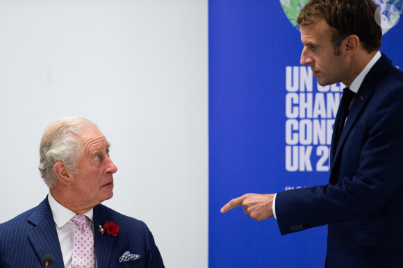 Selon les informations du Parisien, Emmanuel Macron a prévu deux présents à Charles III
Le prince Charles, prince de Galles et le président Emmanuel Macron lors de la réunion à propos du Greenwall (Grande muraille verte), une initiative de l'Union africaine pour lutter contre les effets du changement climatique et de la désertification en Afrique en marge de la COP26 le 1er novembre 2021. © Raphael Lafargue / Pool / Bestimage