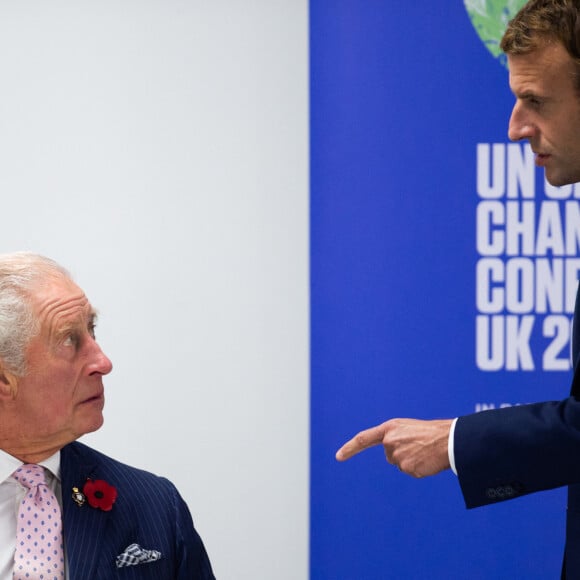 Selon les informations du Parisien, Emmanuel Macron a prévu deux présents à Charles III
Le prince Charles, prince de Galles et le président Emmanuel Macron lors de la réunion à propos du Greenwall (Grande muraille verte), une initiative de l'Union africaine pour lutter contre les effets du changement climatique et de la désertification en Afrique en marge de la COP26 le 1er novembre 2021. © Raphael Lafargue / Pool / Bestimage