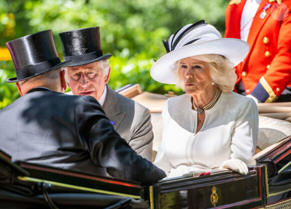 Le roi Charles III d'Angleterre et Camilla Parker Bowles, reine consort d'Angleterre, au meeting hippique Royal Ascot à Ascot, le 23 juin 2023. 