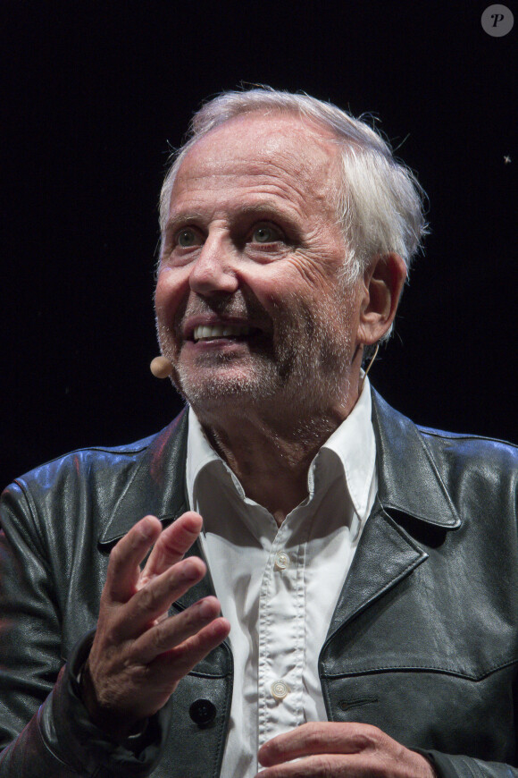 Fabrice Luchini sur scène raconte "Des écrivains parlent d'argent" lors du festival Printemps de Pérouges, France, le 16 septembre 2021. © Sandrine Thesillat/Panoramic/Bestimage 